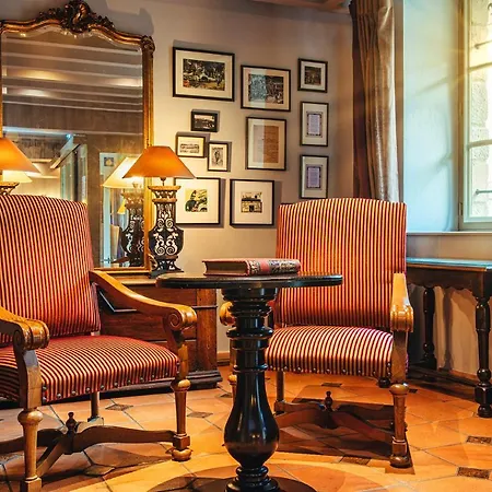 Western Le Donjon - Cœur De La Cité Médiévale Hotel