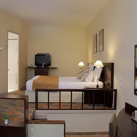 Hotel Western Le Donjon - Cœur De La Cité Médiévale 4*