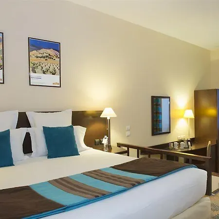 Western Le Donjon - Cœur De La Cité Médiévale Hotel 4*