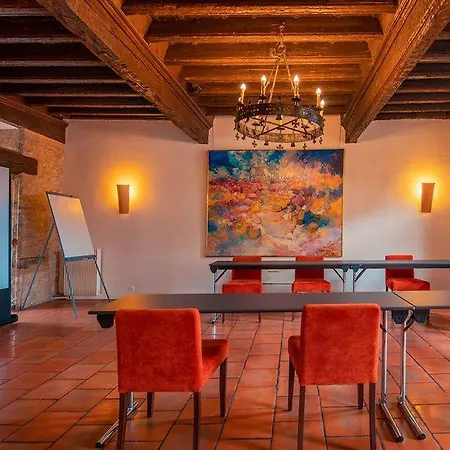 Le Donjon - Cœur De La Cité Médiévale