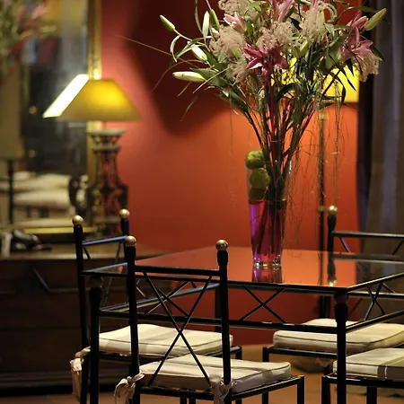 酒店 Le Donjon - Coeur De La Cite Medievale 4*