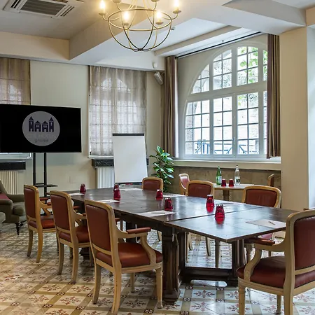 Hotel Le Donjon - Coeur De La Cite Medievale 4*