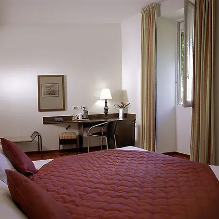 Western Le Donjon - Cœur De La Cité Médiévale Hotel 4*