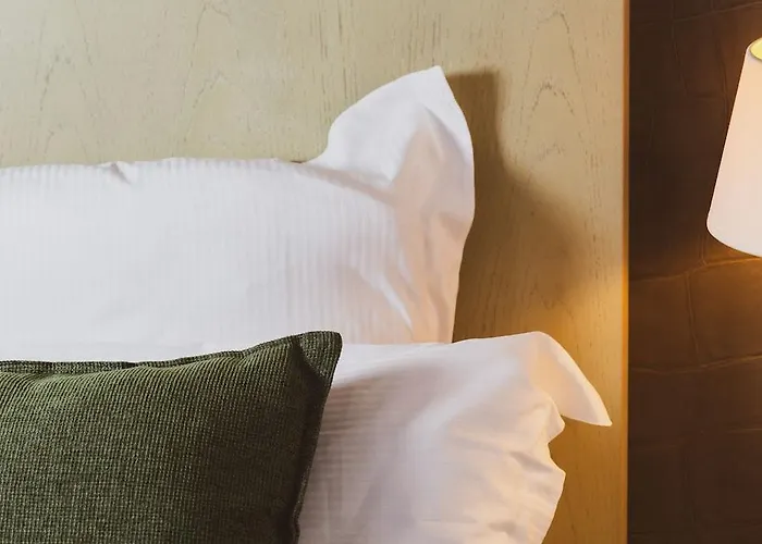 Le Donjon - Cœur De La Cité Médiévale