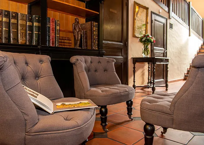 Le Donjon - Cœur De La Cité Médiévale Hotel 4*