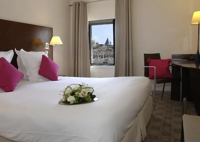 Le Donjon - Cœur De La Cité Médiévale