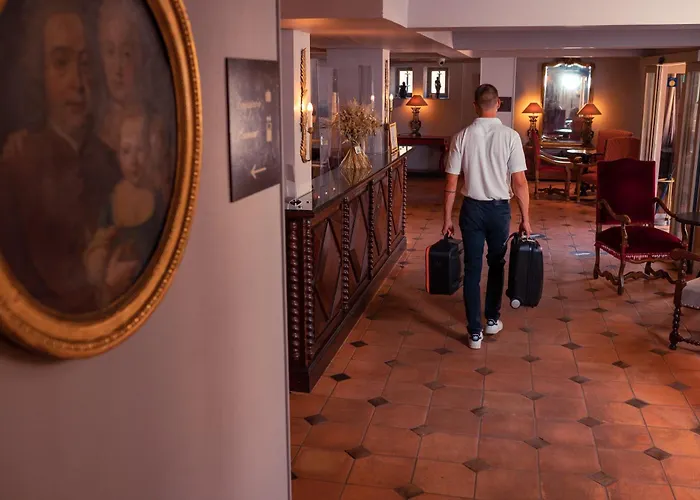 Le Donjon - Cœur De La Cité Médiévale Hotel 4*