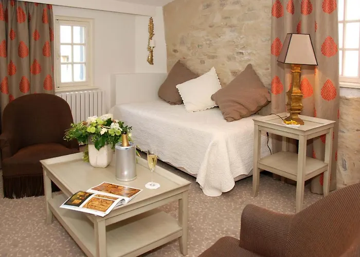 Le Donjon - Cœur De La Cité Médiévale Hotel 4*